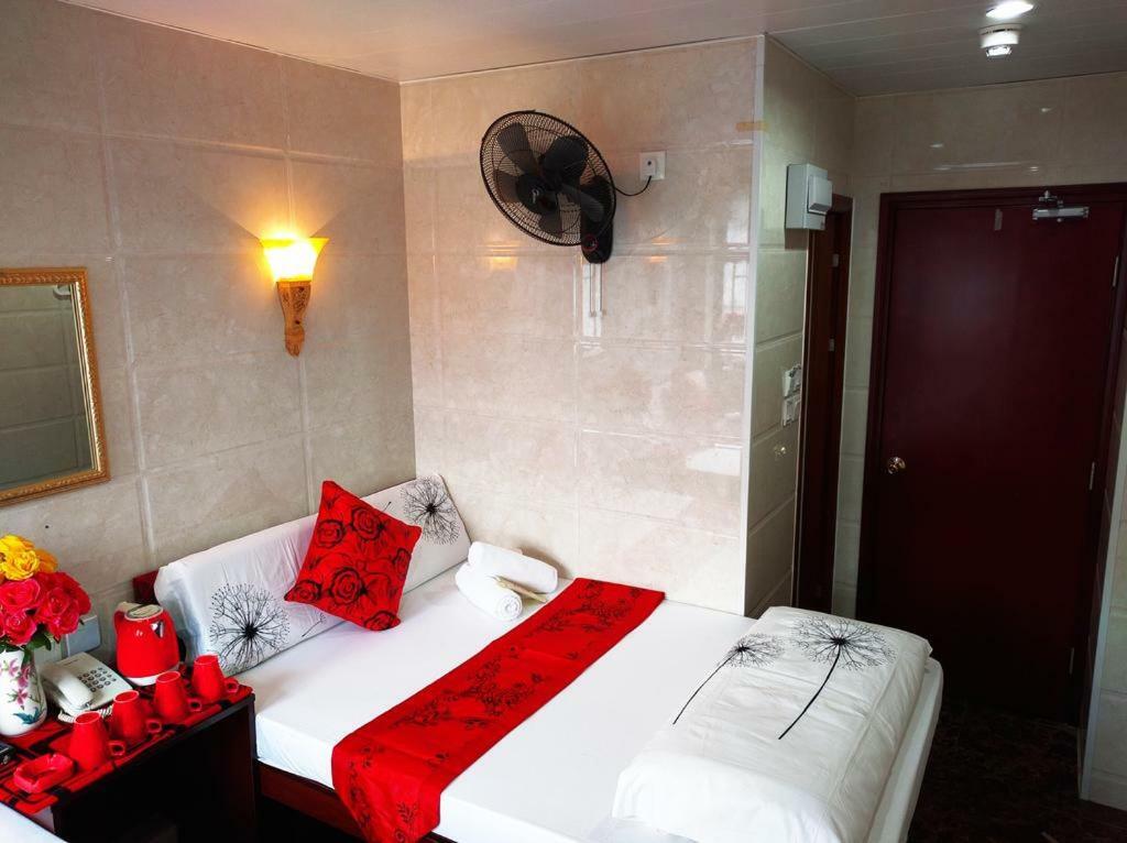 Hostel 16 Paris Guest House Block E Reception 10Th Floor Hongkong Exteriör bild